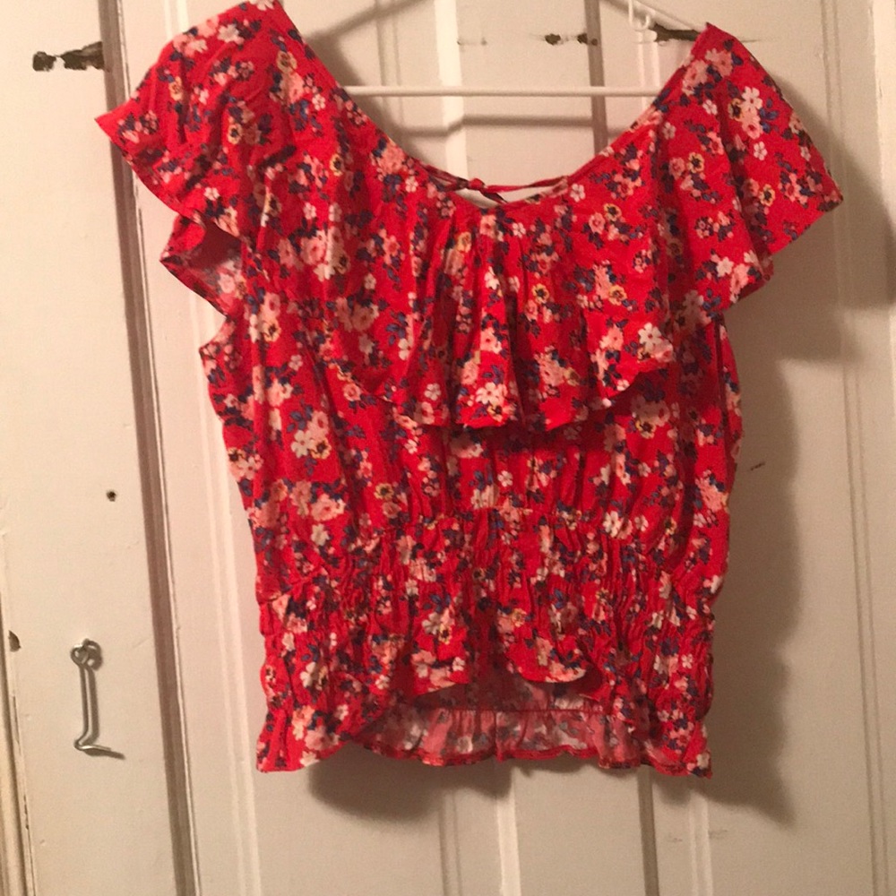 Short sleeve flowy top!